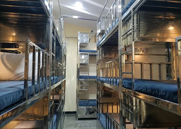 The Aroma Backpackers Hostel Mumbai