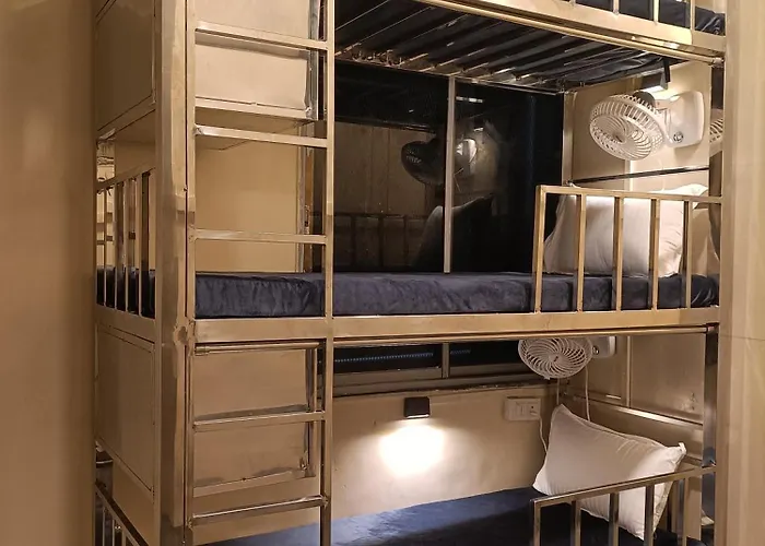 The Aroma Backpackers Hostel Mumbai